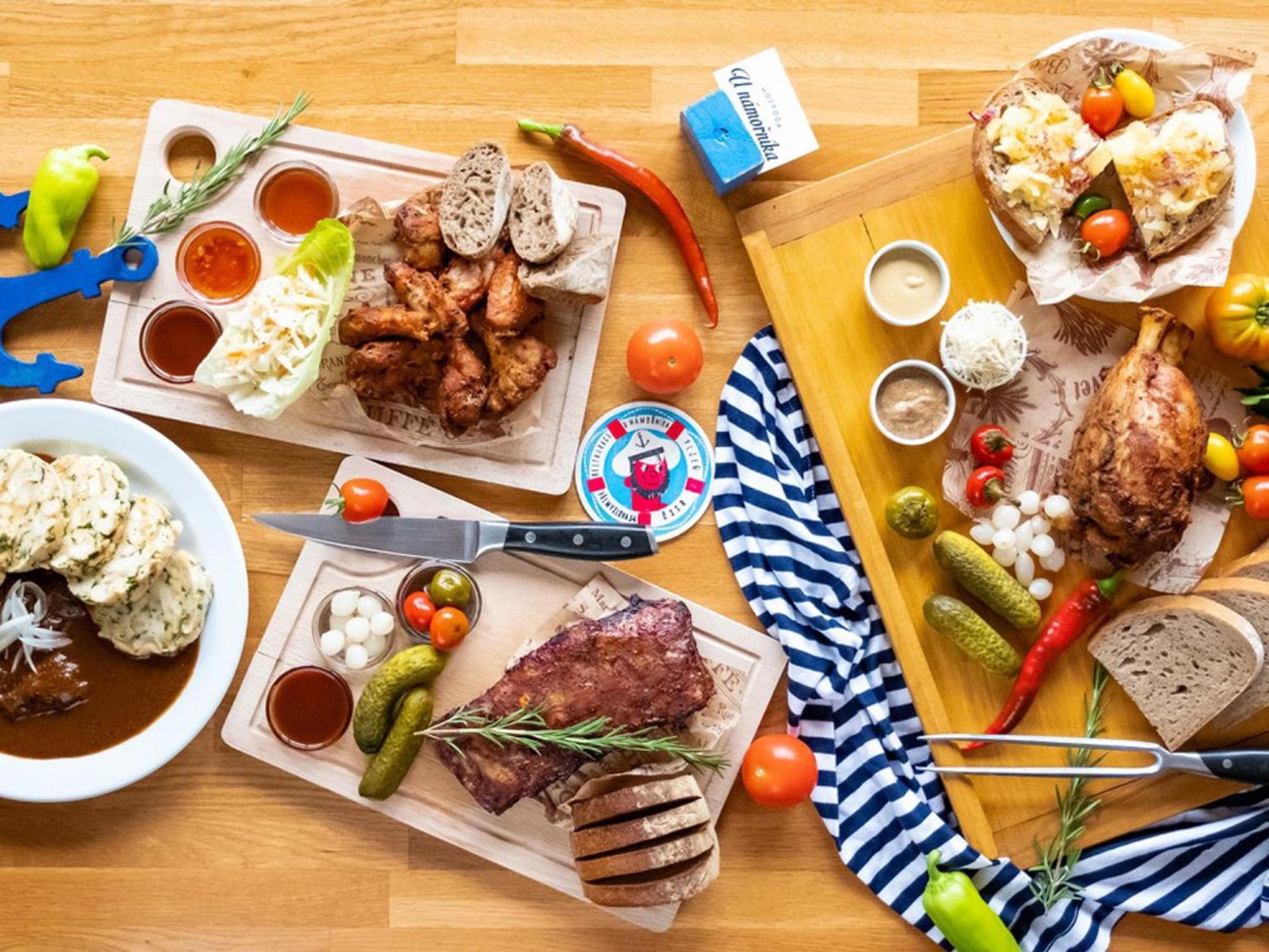 פלזן Hotel U Namornika מראה חיצוני תמונה
