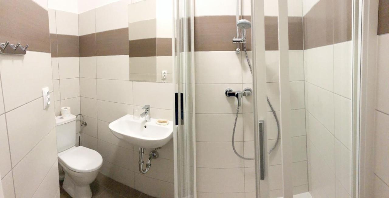 פלזן Hotel U Namornika מראה חיצוני תמונה